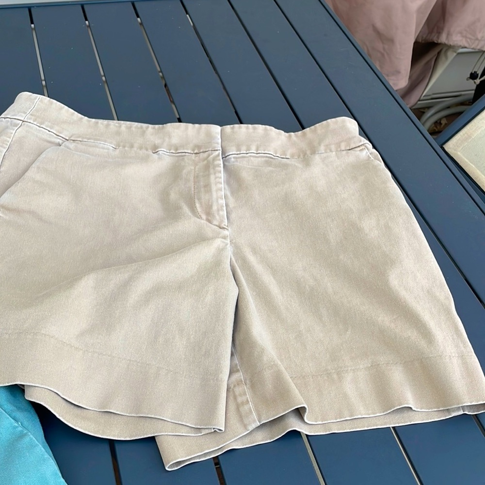Loft khaki shorts size 8